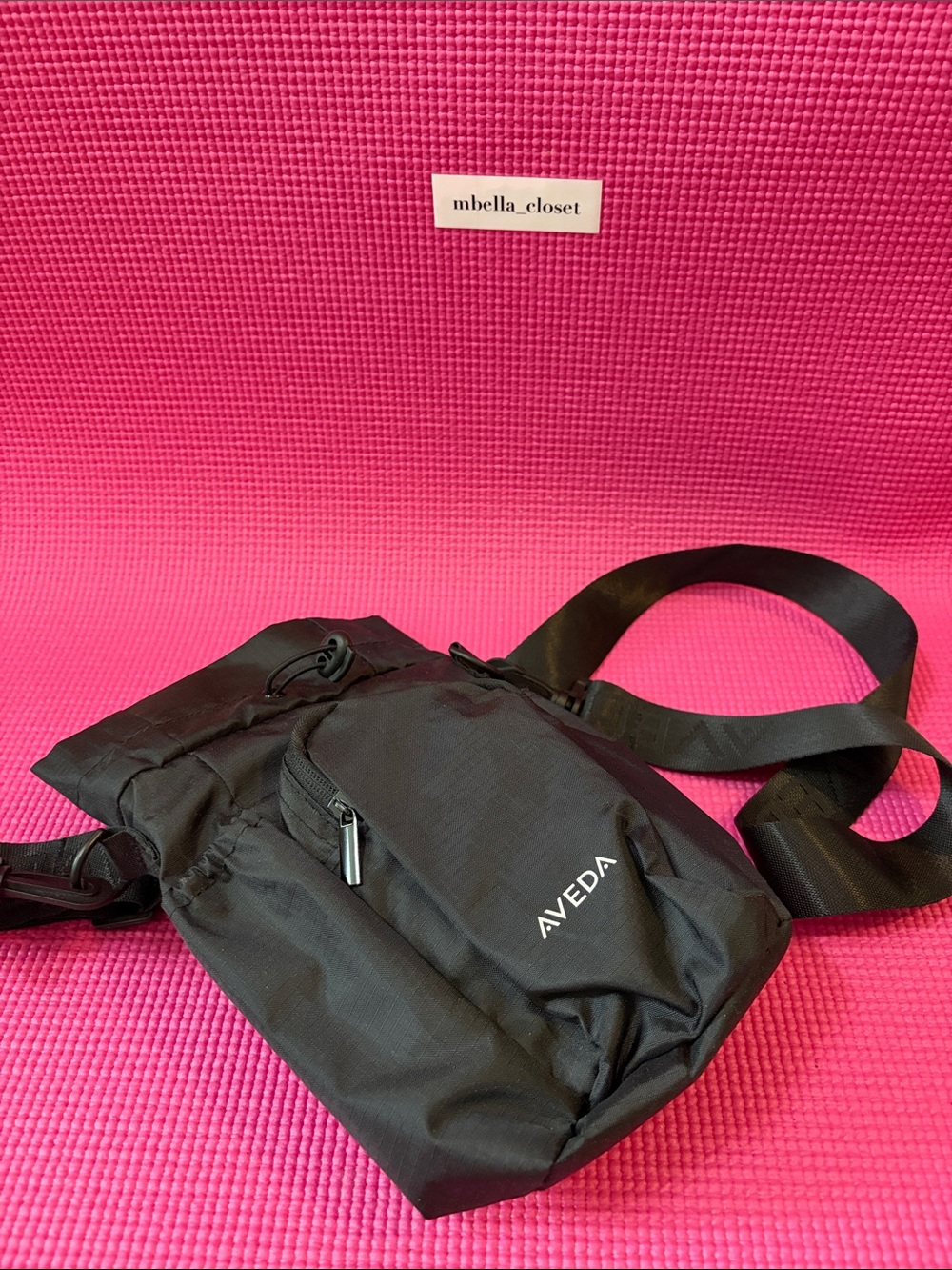 AVEDA Black Water Bottle Bag